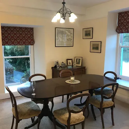 Riverbank House Bed & Breakfast