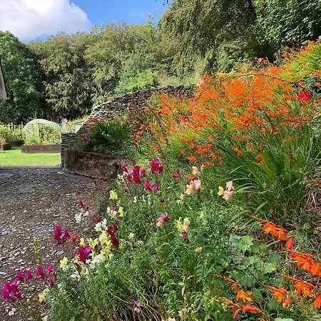 Riverbank House Bed & Breakfast 4*