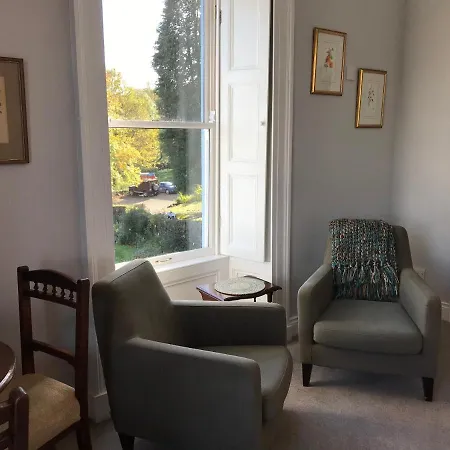 Riverbank House Bed & Breakfast 4*