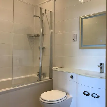 Riverbank House Bed & Breakfast