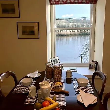 Riverbank House Frühstückspension